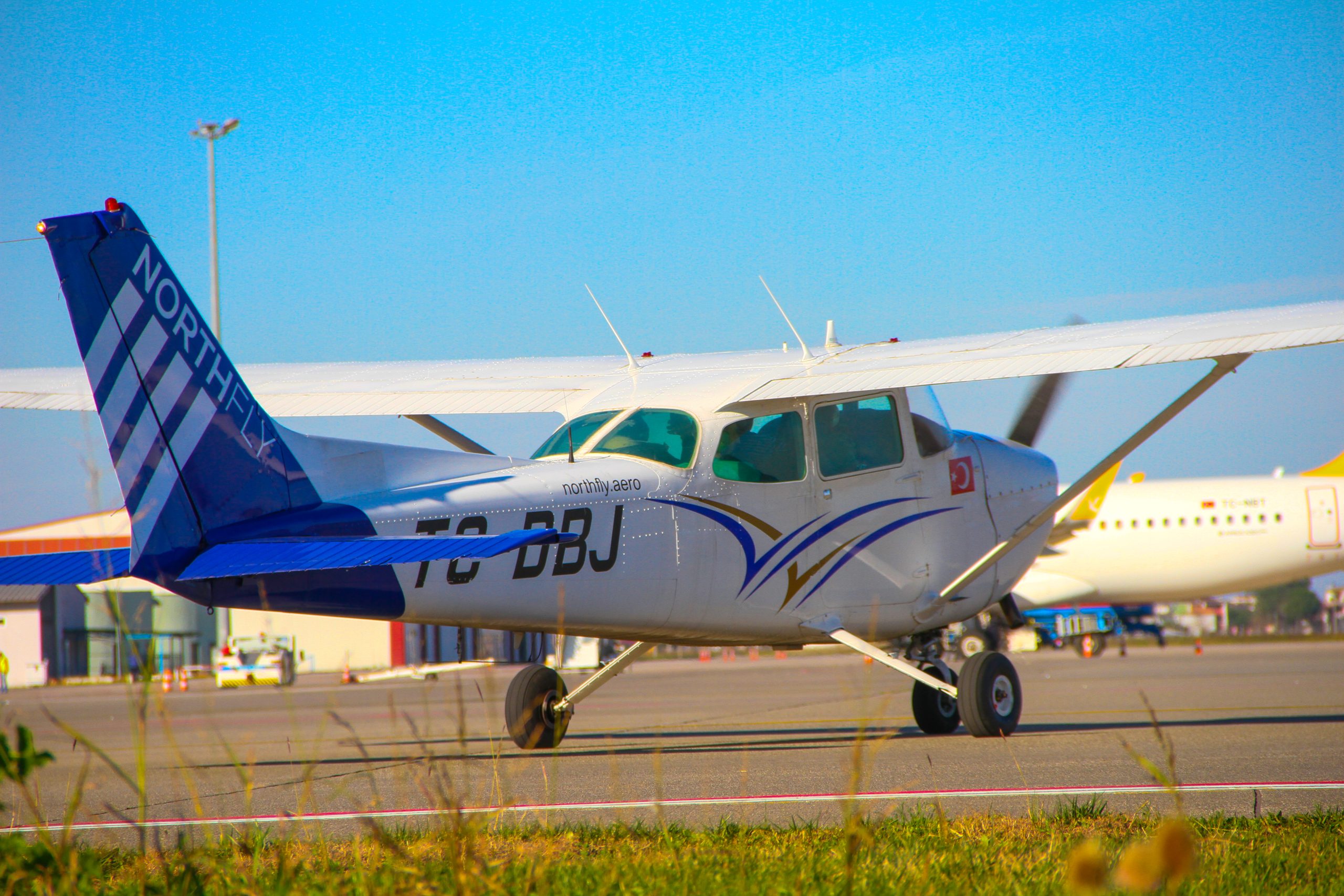 Choosing the Right Flight School: A Comprehensive Guide